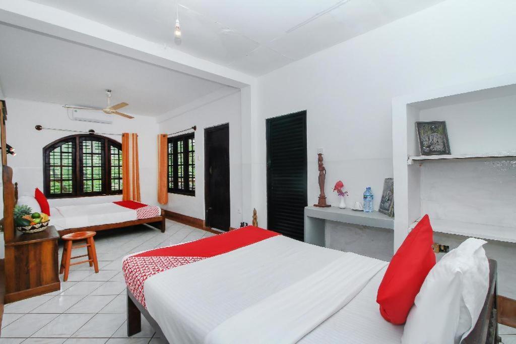 Sunny'S Garden Hotel Ambalangoda  Buitenkant foto